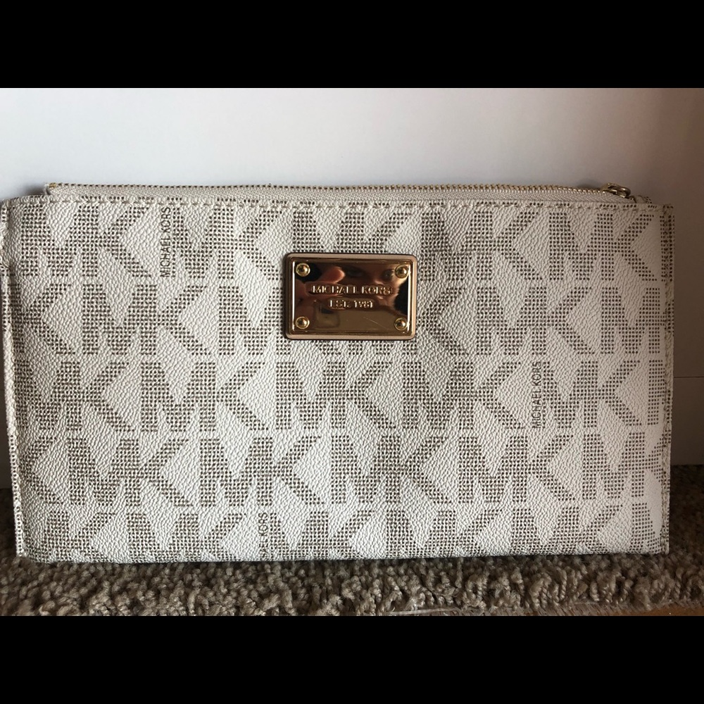 Michael Kors Clutch